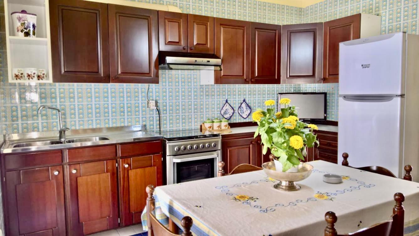Yellow House チェファル エクステリア 写真
